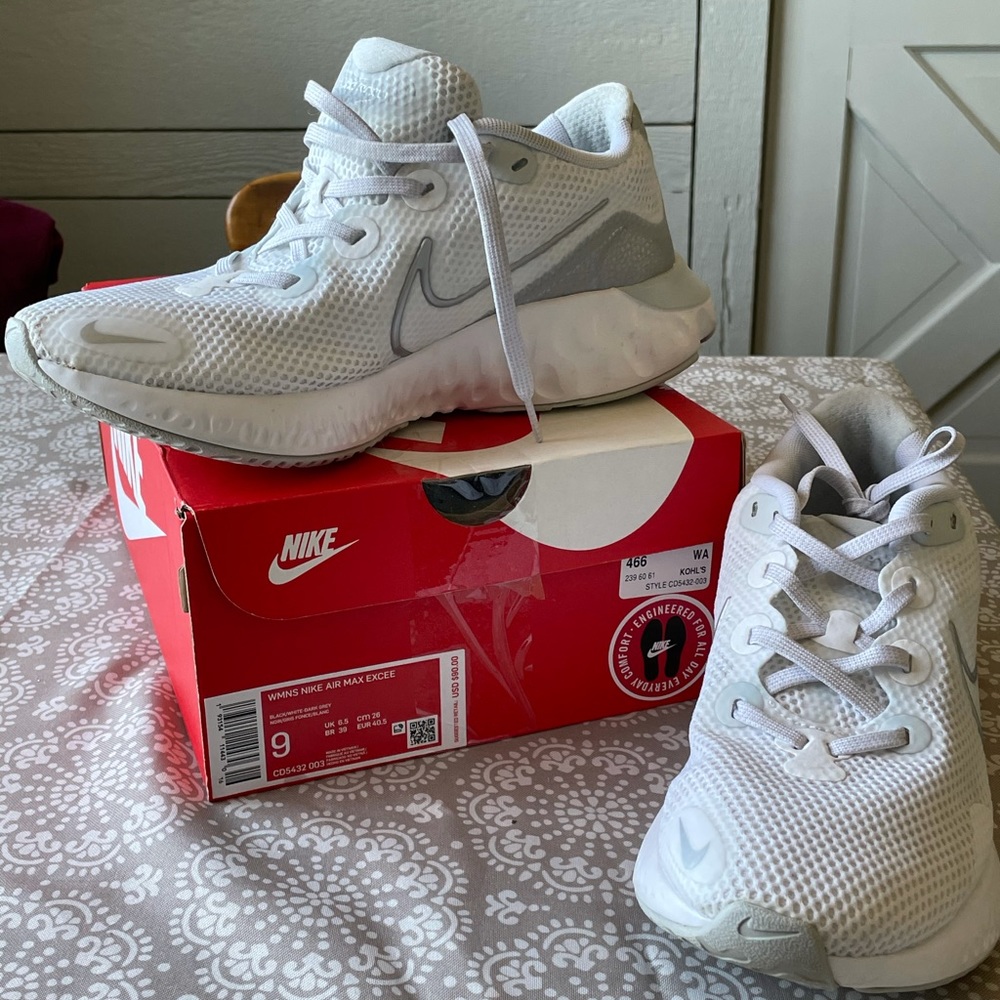 Women’s Nike athletic shoes